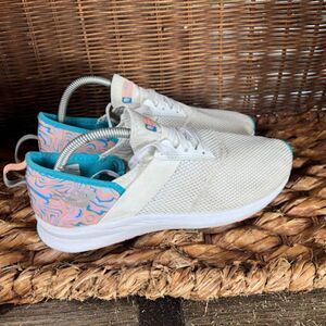 New Balance Women's White FuelCore Nergize Athletic Cross Training Sneakers 9